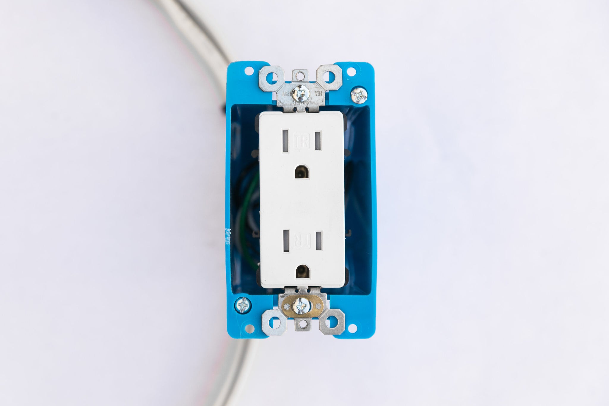 Decora 20A Receptacle Installation Kit